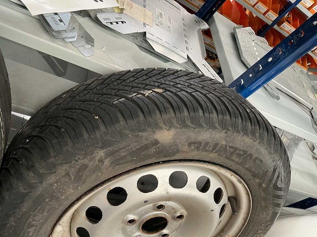 Vredestein autoband - afbeelding 2 van  2