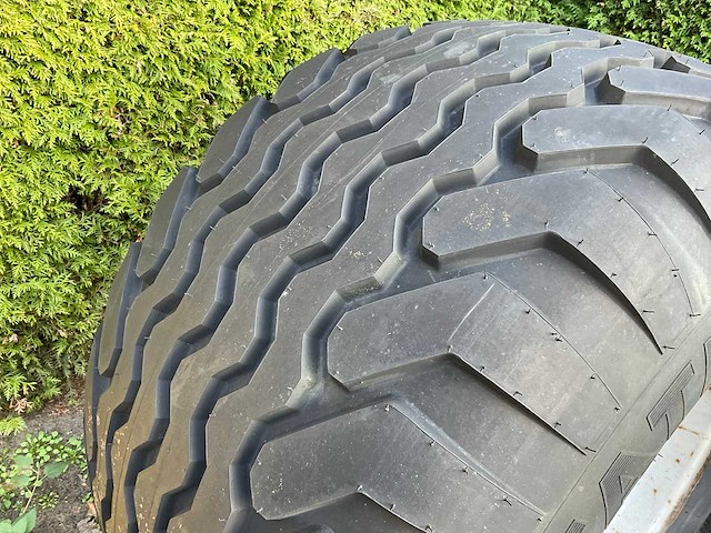 Vredestein flotation + band met velg - afbeelding 3 van  7