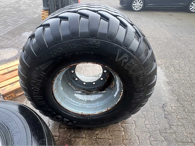 Vredestein flotation + band op velg 700/45-22.5 - afbeelding 1 van  7