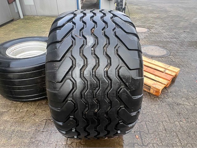 Vredestein flotation + band op velg 700/45-22.5 - afbeelding 2 van  7