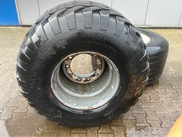 Vredestein flotation + band op velg 700/45-22.5 - afbeelding 7 van  7