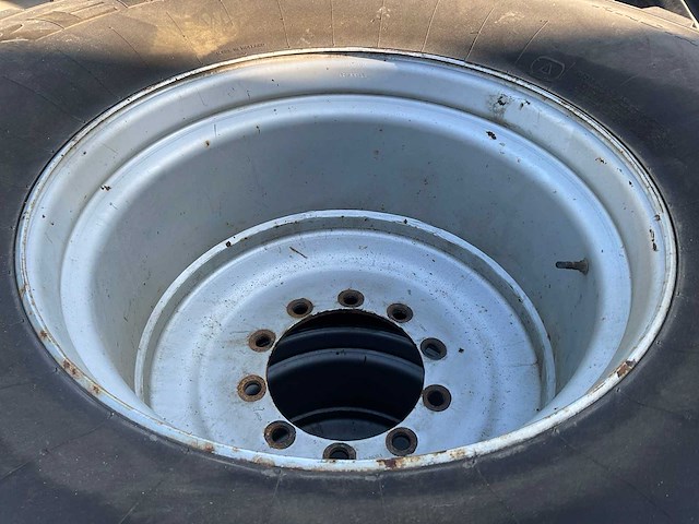 Vredestein flotation landbouwband met velg (2x) - afbeelding 3 van  4