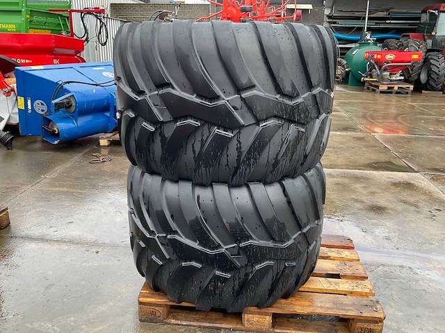 Vredestein flotation trac landbouwband met velg (2x) - afbeelding 2 van  6
