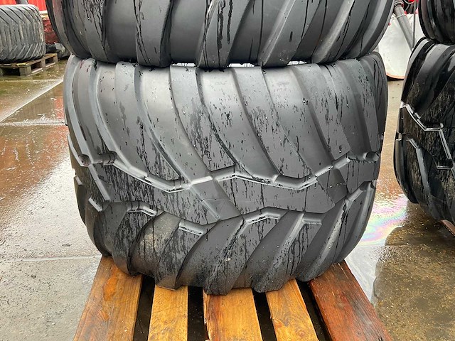 Vredestein flotation trac landbouwband met velg (2x) - afbeelding 5 van  6