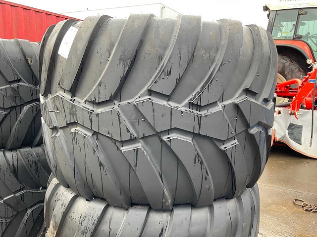 Vredestein flotation trac landbouwband met velg (2x) - afbeelding 4 van  5