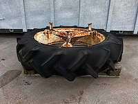 Vredestein – landbouwband 12.4-36 6 ply met velg en spaken (1x) - afbeelding 1 van  3