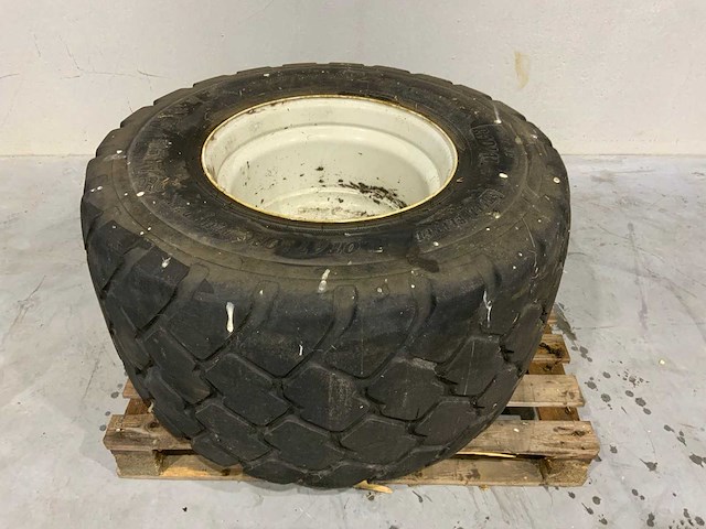 Vredestein radial 600/50r22.5 kipper band - afbeelding 1 van  6