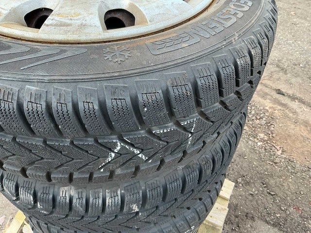 Vredestein snowtrac 2 autoband - afbeelding 1 van  3