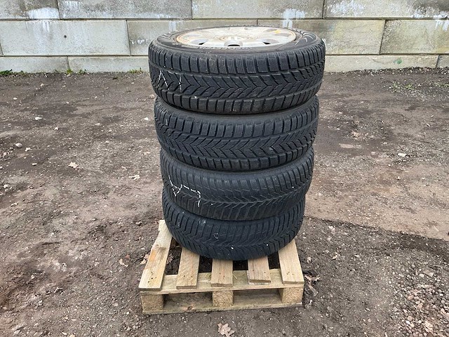 Vredestein snowtrac 2 autoband - afbeelding 6 van  11
