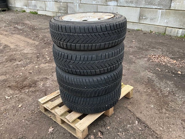 Vredestein snowtrac 2 autoband - afbeelding 7 van  11