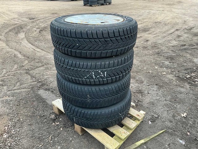 Vredestein snowtrac 2 autoband - afbeelding 9 van  11