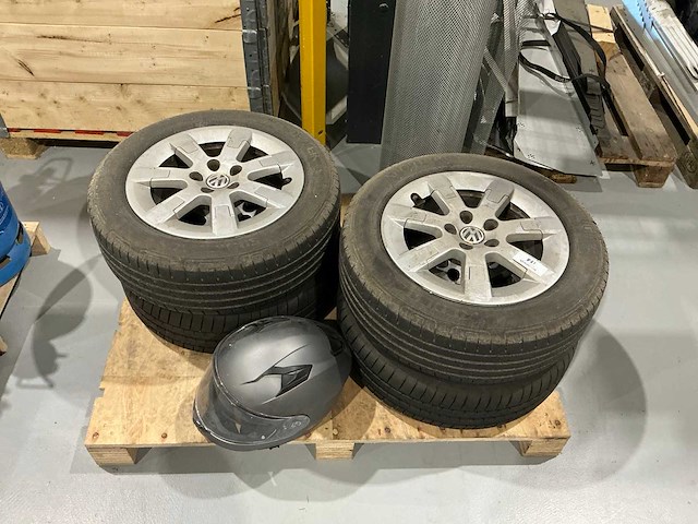 Vredestein sportracs band met velg (4x) - afbeelding 2 van  6