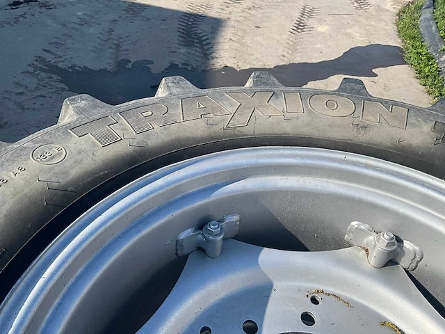 Vredestein traxion + 480/65r28 band met velg - afbeelding 9 van  9