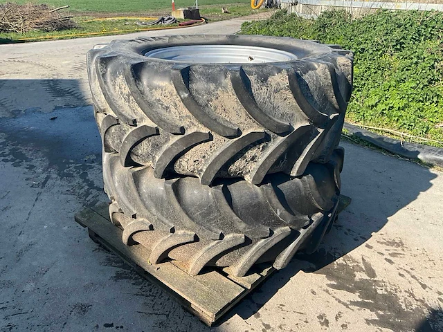 Vredestein traxion + 480/65r28 band met velg - afbeelding 2 van  13
