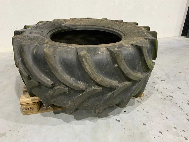 Vredestein traxion 540/65r28 tractor band - afbeelding 2 van  5