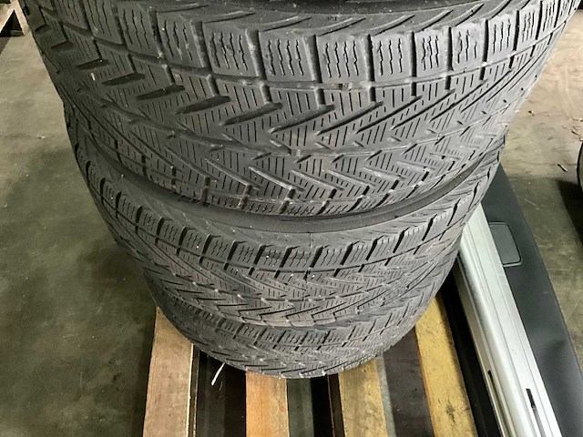 Vredestein vredestein giugiaro wintrac xtreme m+s band (4x) - afbeelding 5 van  5