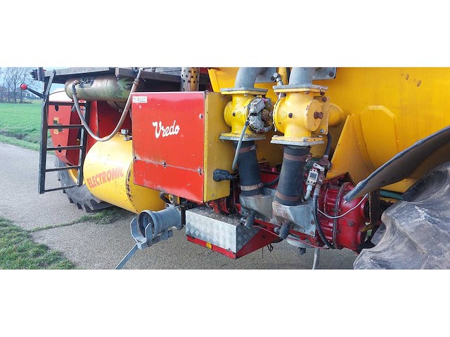 Vredo - 1990 - 9600d - zelfrijdende mestverspreider - afbeelding 1 van  4