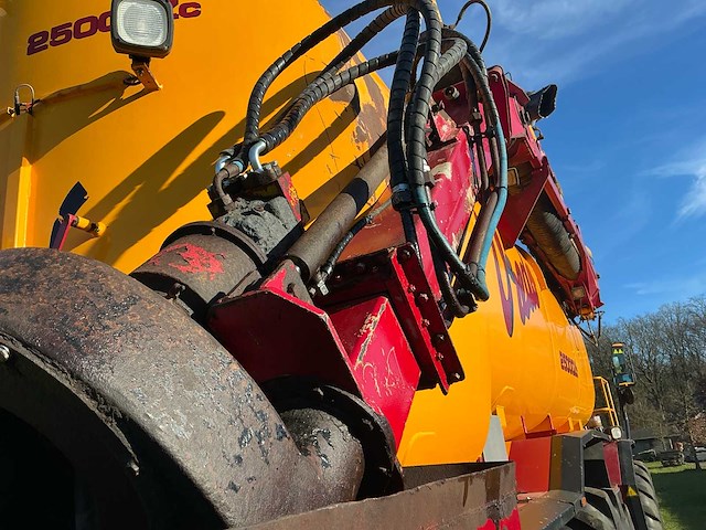 Vredo - 2006 - zbv 25000 zc - zelfrijdende mestverspreider - afbeelding 13 van  41