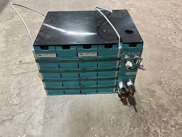 Vri batterie-technik - lifepo4 batterie - modulaire lithium-ijzerfosfaat batterijmodule (6x) - afbeelding 1 van  5