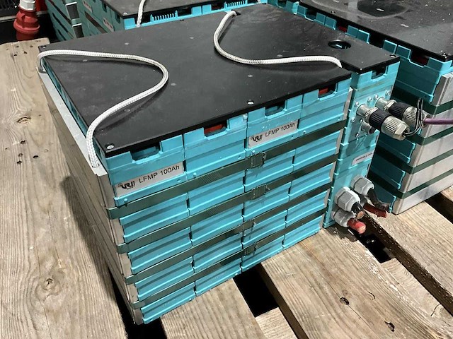 Vri batterie-technik - lifepo4 batterie - modulaire lithium-ijzerfosfaat batterijmodule (6x) - afbeelding 4 van  5
