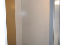 Vriescel veld. afmeting 300 x 225 x 230 cm. vriescel heeft externe koelmotor welke buiten op het dak staat. - afbeelding 6 van  8
