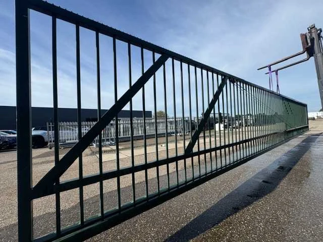 Vrijdragende schuifpoort - afbeelding 3 van  13