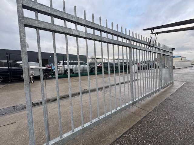 Vrijdragende schuifpoort - afbeelding 9 van  10