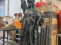 Vrijheidsbeeld, hoogte 225cm - afbeelding 1 van  5
