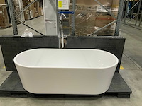 Vrijstaand bad 180 x 90 cm met ben vrijstaande badkraan - afbeelding 1 van  6