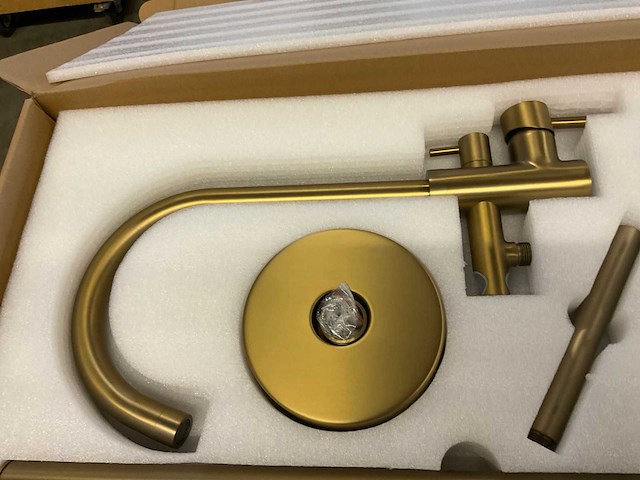 Vrijstaande badkraan met handdouche - afbeelding 2 van  5