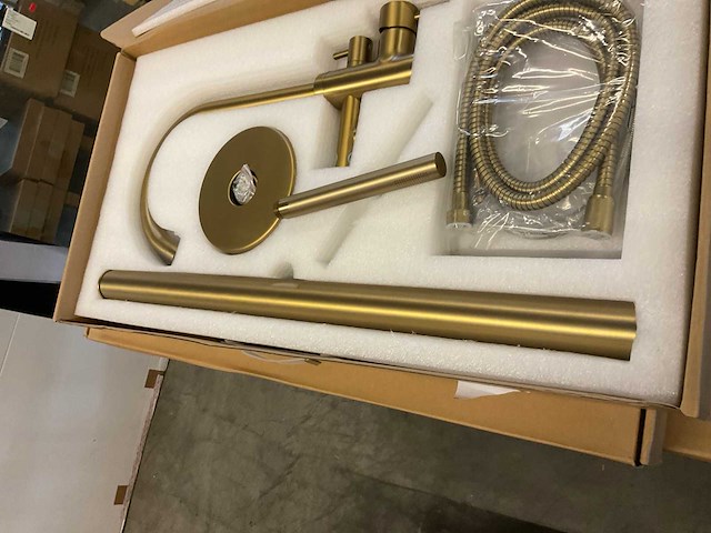 Vrijstaande badkraan met handdouche - afbeelding 5 van  5