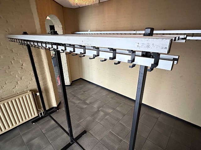 Vrijstaande kapstok - afbeelding 3 van  5