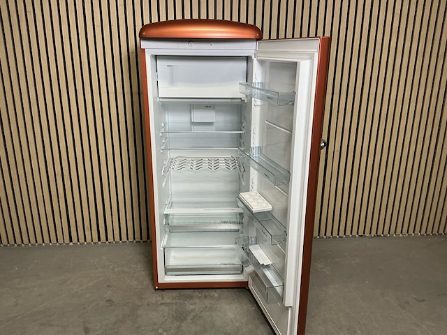 Vrijstaande retro koelkast met vriesvak, etna, kvv745kop, - afbeelding 7 van  10