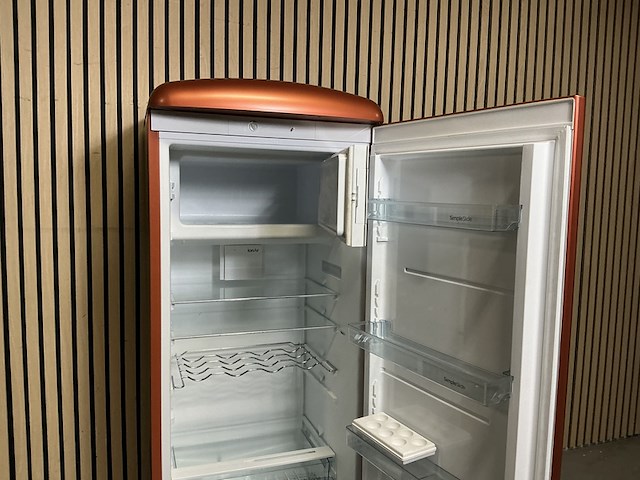 Vrijstaande retro koelkast met vriesvak, etna, kvv745kop, - afbeelding 9 van  10
