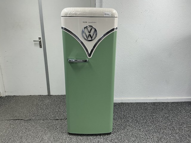 Vrijstaande retro koelkast met vriesvak etna, rbt1154gro, wit met groen - afbeelding 1 van  6