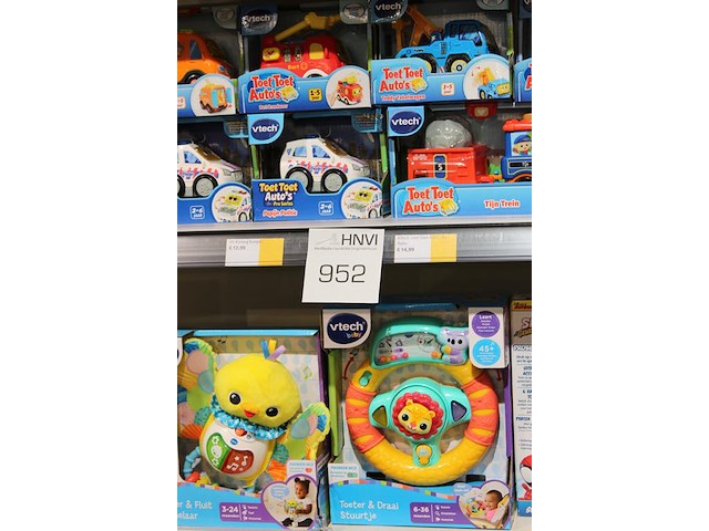 Vtech kinderspeelgoed w.o. dierenvriendjes, telefoons en auto's op twee schappen, 18 stuks. - afbeelding 3 van  4