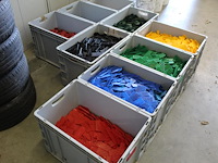 Vulplaatjes in diverse uitvoeringen in 9 kratten. kratafmeting 60 x 40 x 42 cm. - afbeelding 2 van  6