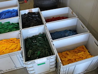 Vulplaatjes in diverse uitvoeringen in 9 kratten. kratafmeting 60 x 40 x 42 cm. - afbeelding 4 van  6