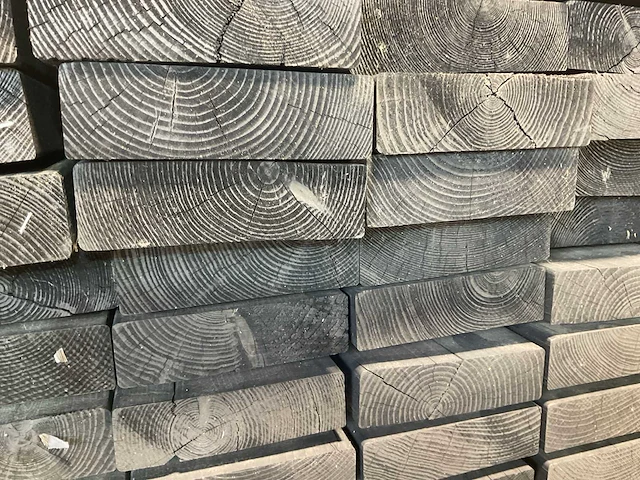 Vuren balk geschaafd zwart 300x16x4,5 cm (50x) - afbeelding 7 van  8