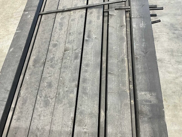 Vuren balk geschaafd zwart 500x12x4,5 cm (25x) - afbeelding 6 van  7