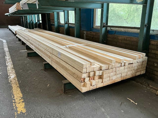 Vuren geschaafd 44x44x5400 mm (114x) - afbeelding 1 van  7