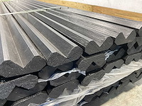 Vuren gevelbekleding buitenhoek zwart 305x8,5x3,2 cm (94x) - afbeelding 2 van  3