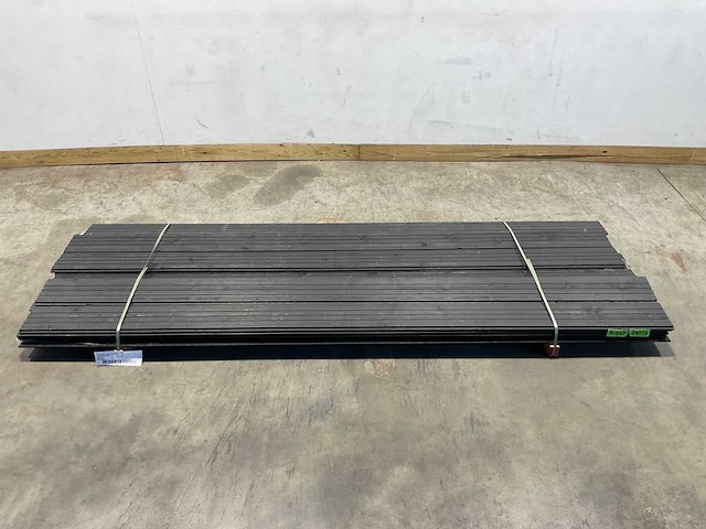 Vuren gevelbekleding channel sliding zwart 305x18x1,8 cm (28x) - afbeelding 4 van  10