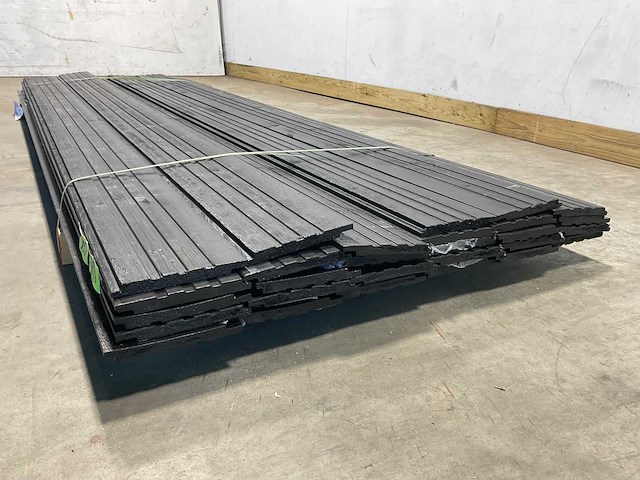 Vuren gevelbekleding channel sliding zwart 305x18x1,8 cm (28x) - afbeelding 9 van  10