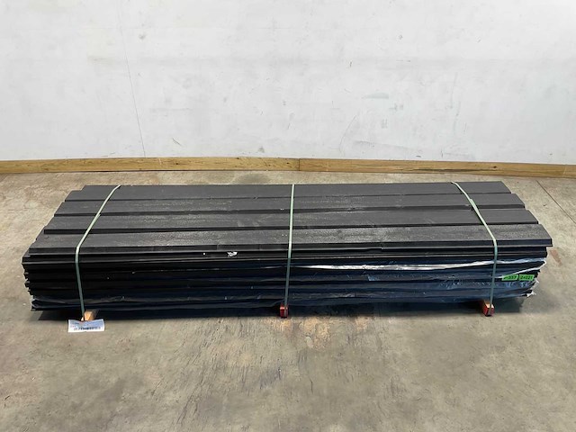 Vuren gevelbekleding startprofiel zwart - 305x18x3 cm (57x) - afbeelding 1 van  6