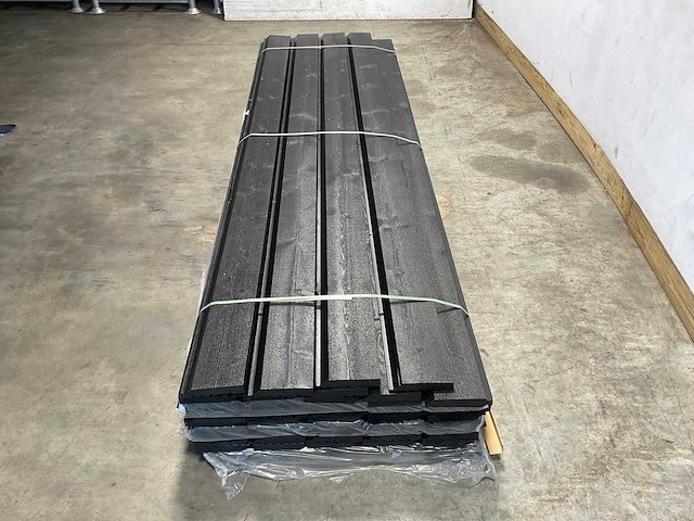 Vuren gevelbekleding startprofiel zwart - 305x18x3 cm (57x) - afbeelding 2 van  6
