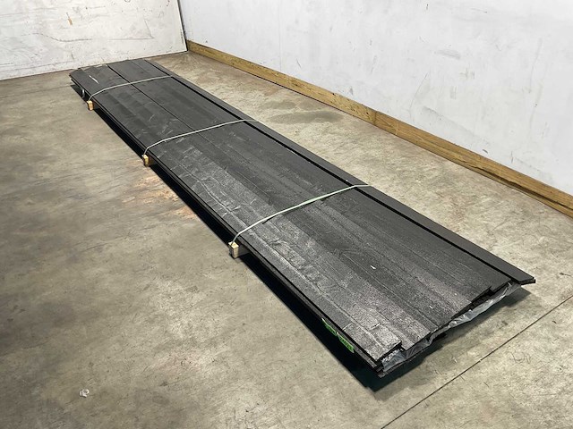 Vuren gevelbekleding zweeds rabat zwart 490x13,6x0,9-2,2cm (32x) - afbeelding 1 van  10