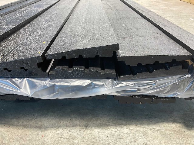 Vuren gevelbekleding zweeds rabat zwart 490x13,6x0,9-2,2cm (32x) - afbeelding 10 van  10