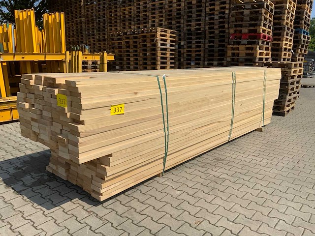 Vuren ligger 4260/4880x145x40mm (182x) - afbeelding 1 van  8