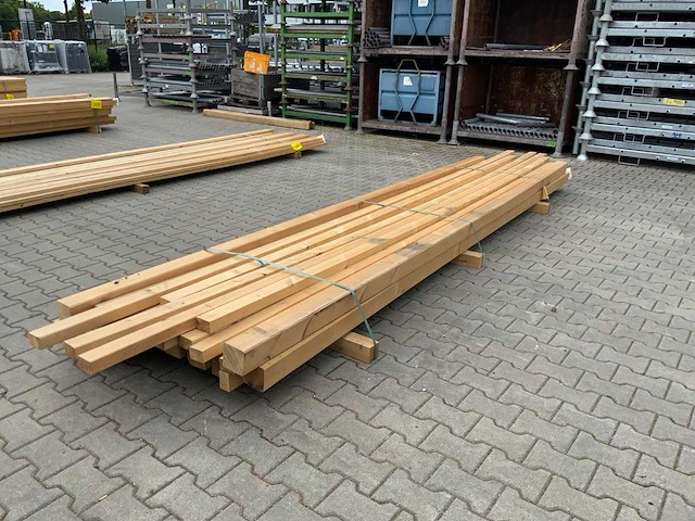 Vuren ligger/balk 4200 tot 4800mm (25x) - afbeelding 1 van  8
